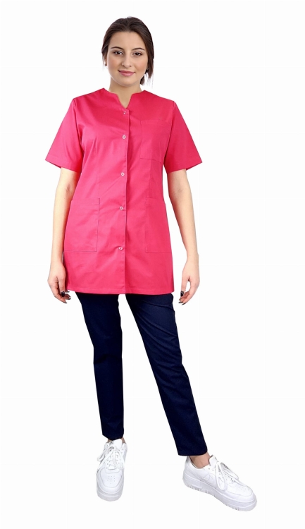 Ensemble MEDICAL BEAUTY : blouse médicale et cigarette.