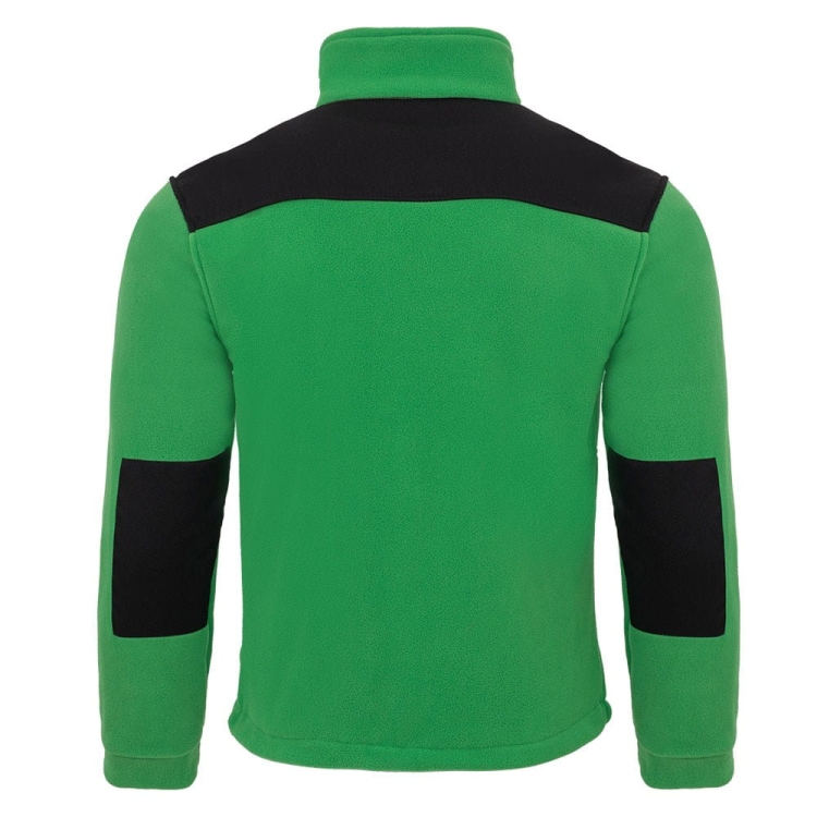 Inserts noirs dans un sweat à capuche vert.