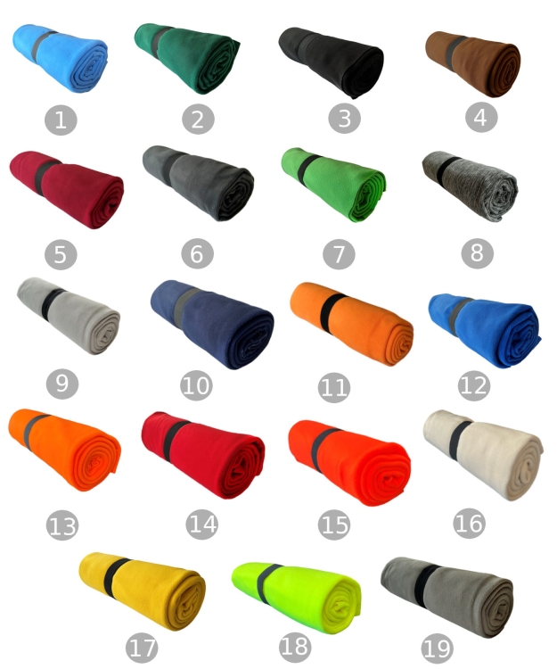 Couverture en polaire pour toutes les occasions en bleu clair.