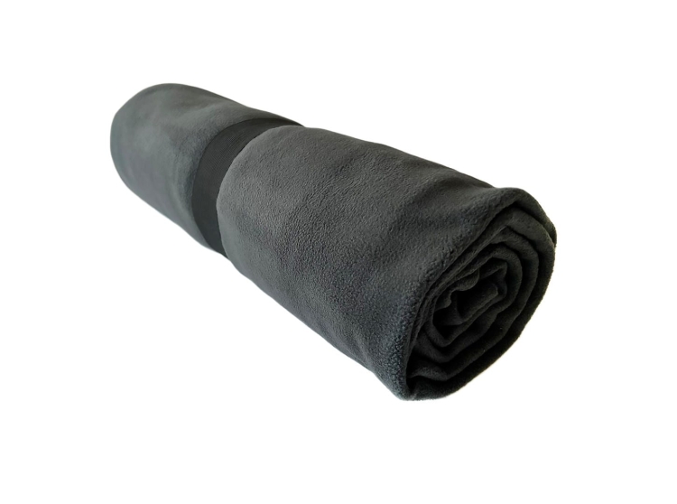 Couverture en polaire graphite pour toutes les occasions.