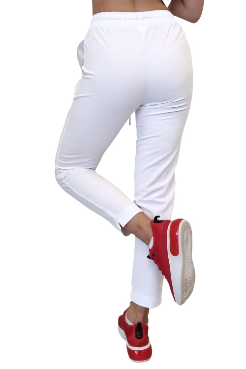 Spodnie medyczne damskie w białym kolorze BASIC PREMIUM