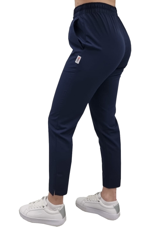 Kolorowe wzory w komplecie medycznym damskim