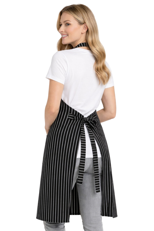 Zapaska fartuszek regulowany karczek z kieszenią w biało czarne paski widok z tyłu.png
