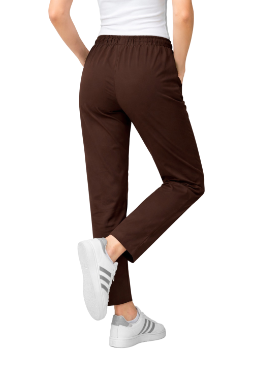 Medyczne spodnie klasyczne w kolorze czekoladowym