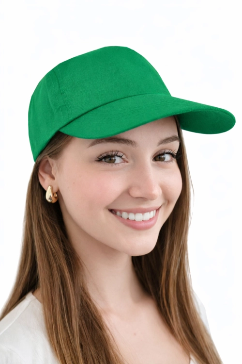 Czapka z twardym daszkiem kolor zielony.png