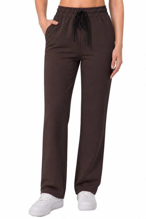 Spodnie medyczne damskie  , prosta nogawka  w kolorze czekoladowym